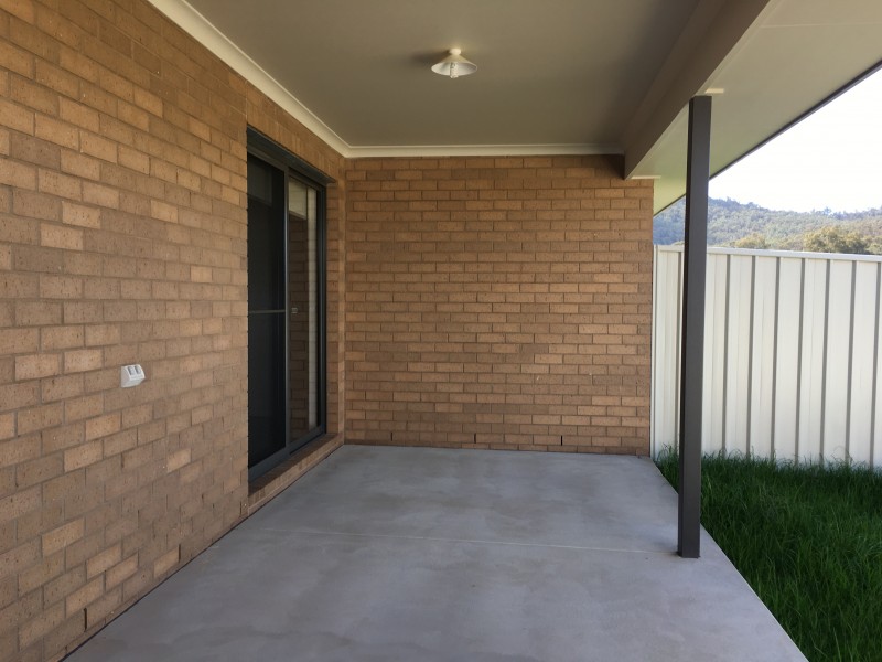 2/30 Hanrahan Street, Hamilton Valley NSW 2641
