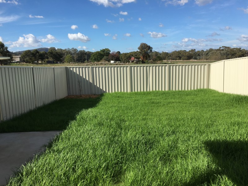 2/30 Hanrahan Street, Hamilton Valley NSW 2641