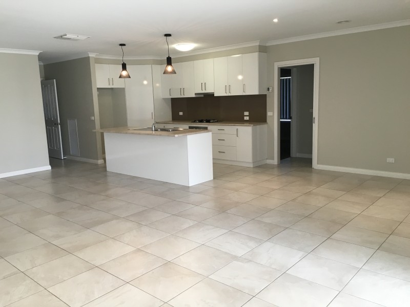 81 Cambridge Drive, Thurgoona NSW 2640