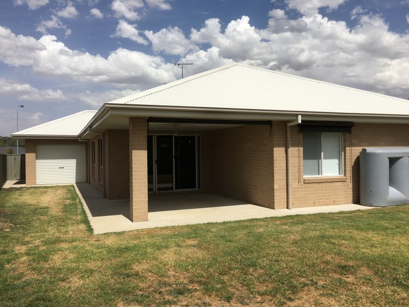 81 Cambridge Drive, Thurgoona NSW 2640