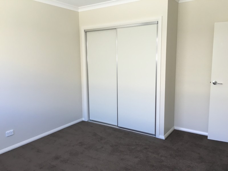 100 Greta Drive, Lavington NSW 2641