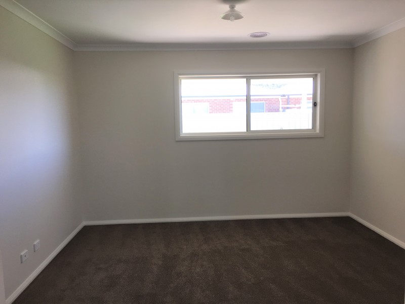 100 Greta Drive, Lavington NSW 2641