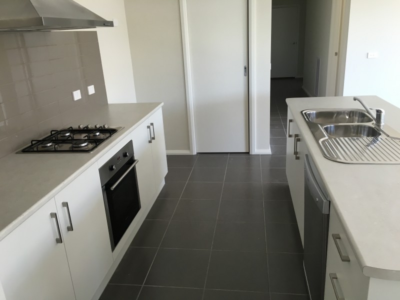 100 Greta Drive, Lavington NSW 2641