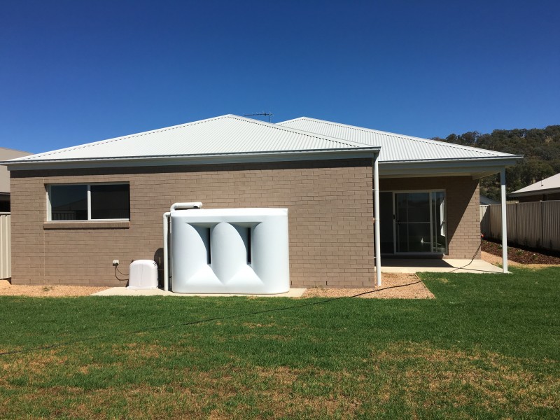 100 Greta Drive, Lavington NSW 2641