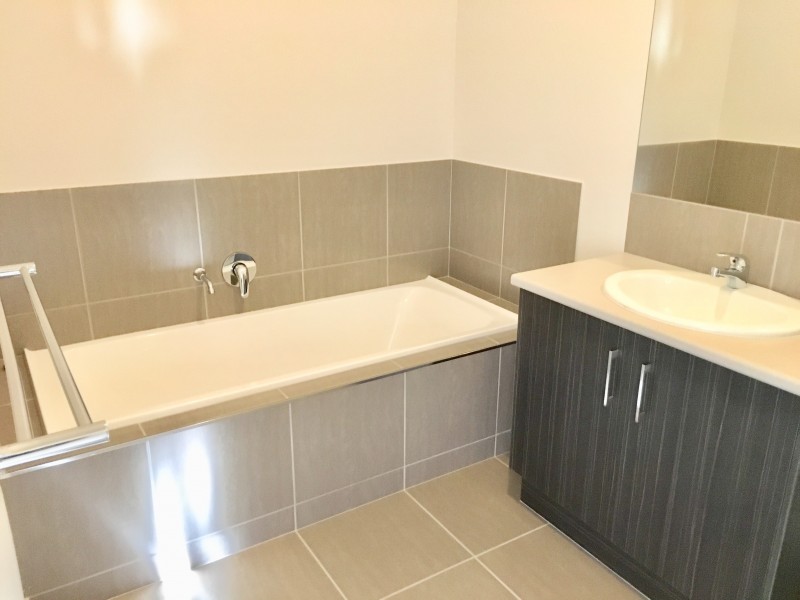 40 Daintree Way, West Wodonga VIC 3690