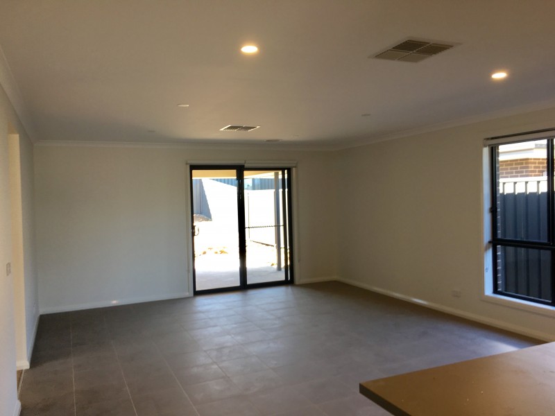 46 Strauss Street, Lavington NSW 2641