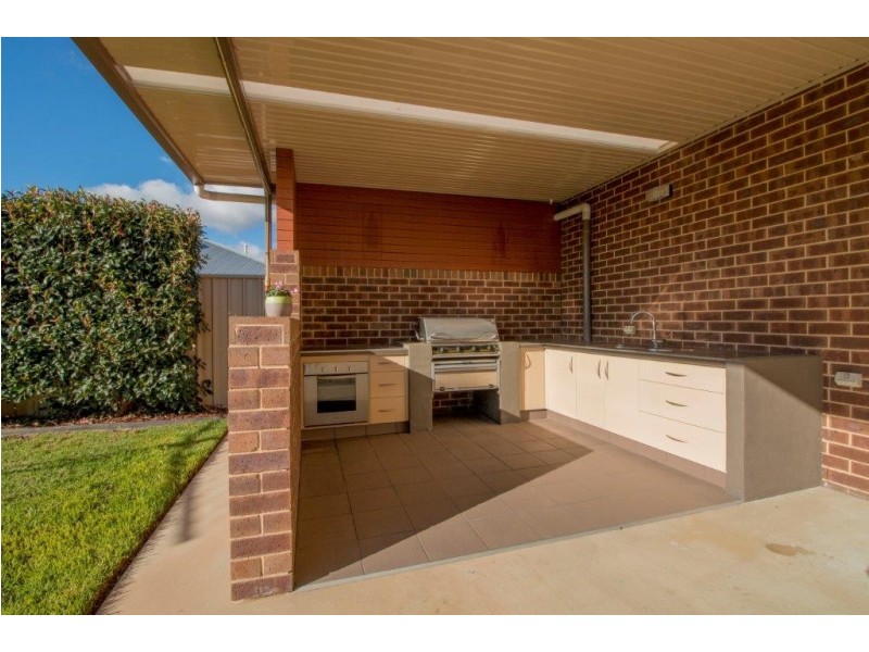 3 Britton Court, Jindera NSW 2642