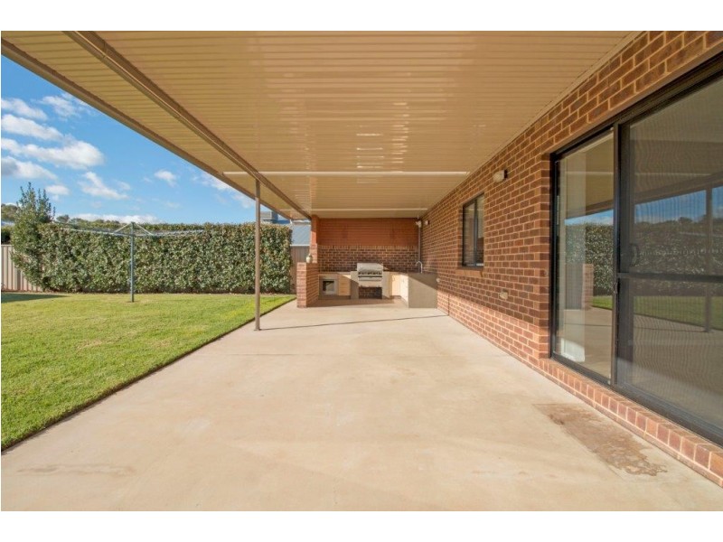 3 Britton Court, Jindera NSW 2642