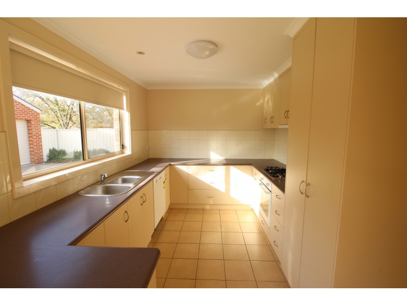 2/107 Mitchell Street, Jindera NSW 2642