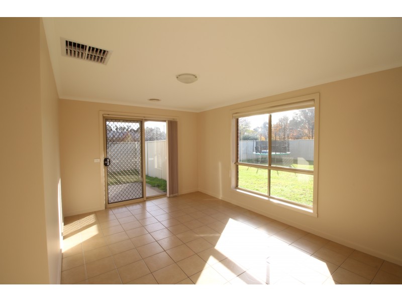 2/107 Mitchell Street, Jindera NSW 2642