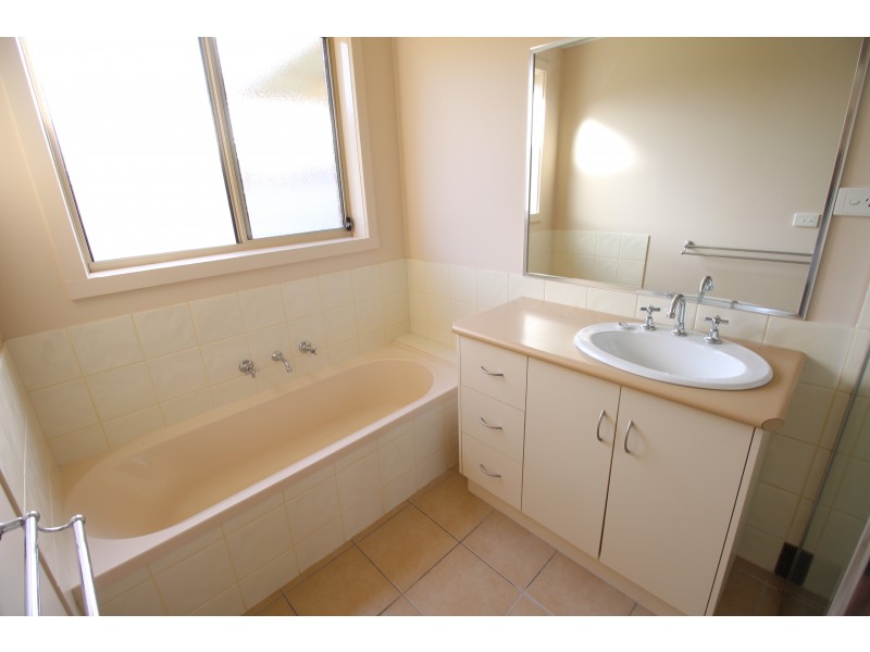 2/107 Mitchell Street, Jindera NSW 2642