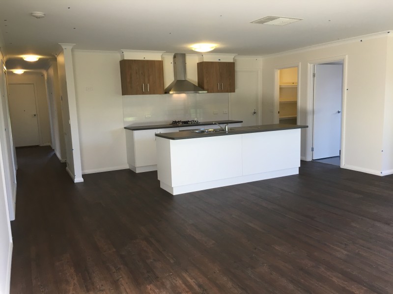 27 Weissel Court, Thurgoona NSW 2640