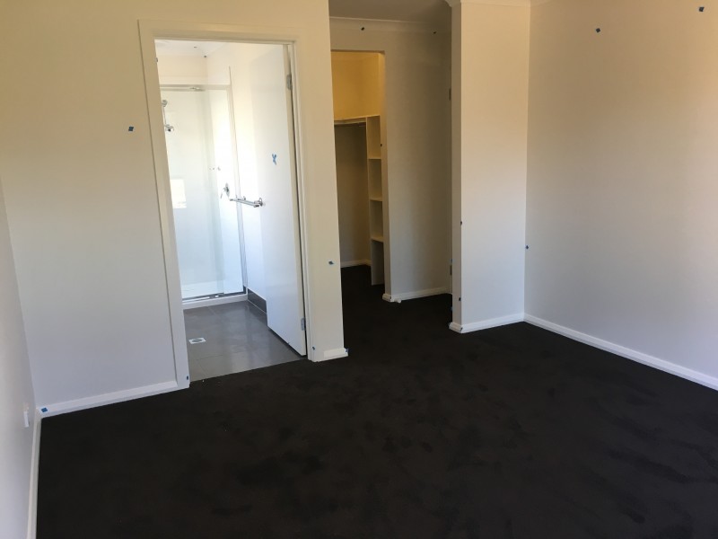 27 Weissel Court, Thurgoona NSW 2640