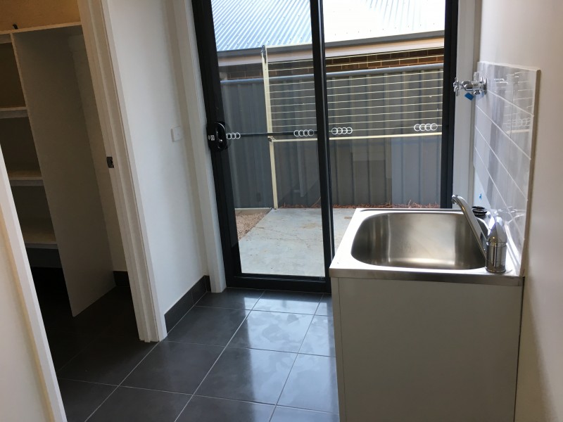 27 Weissel Court, Thurgoona NSW 2640