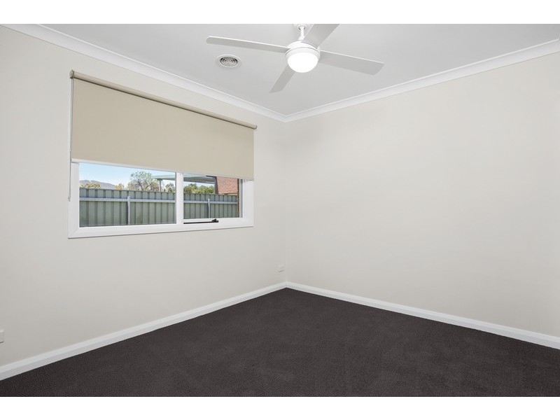384 Dale Crescent, Lavington NSW 2641