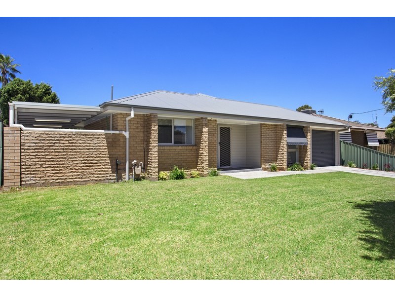 384 Dale Crescent, Lavington NSW 2641