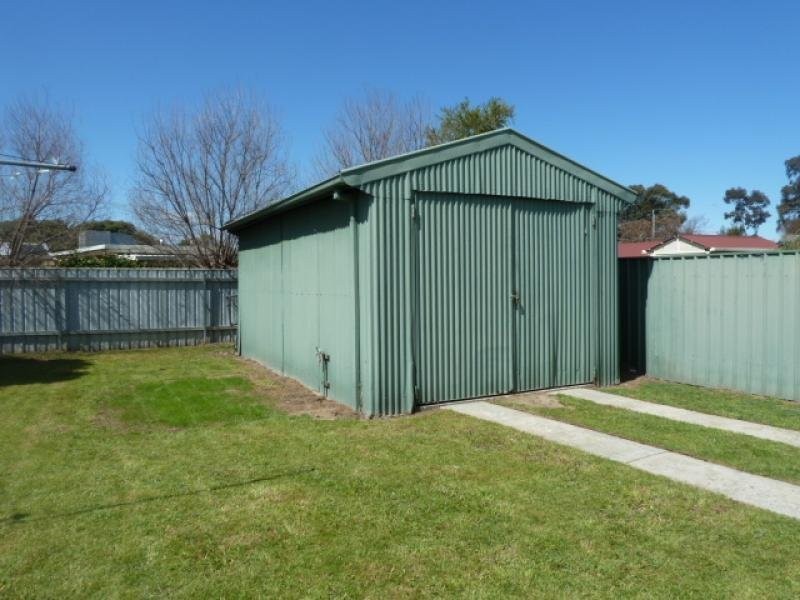 384 Dale Crescent, Lavington NSW 2641