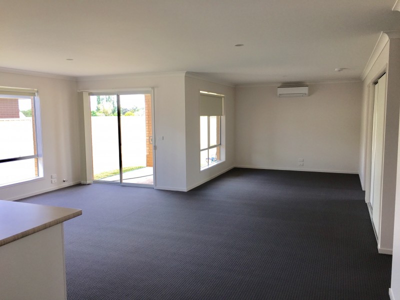 37 Royce Crescent, Lavington NSW 2641