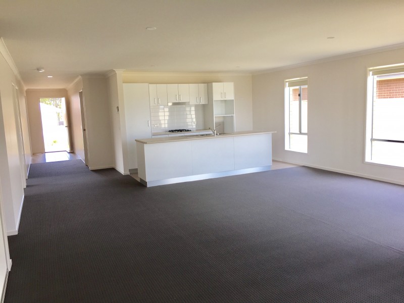 37 Royce Crescent, Lavington NSW 2641