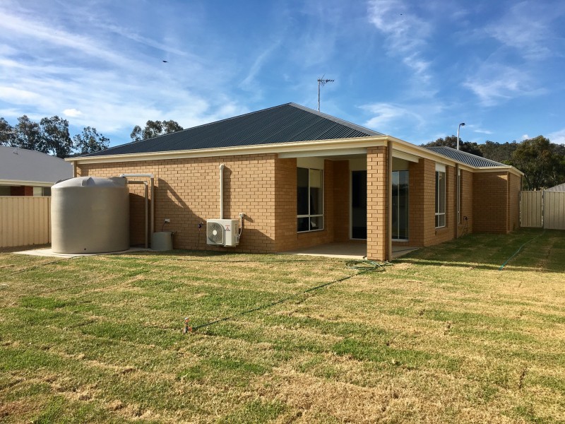 37 Royce Crescent, Lavington NSW 2641
