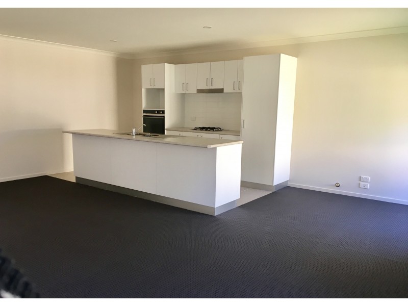 5 Hazeldene Place, Lavington NSW 2641