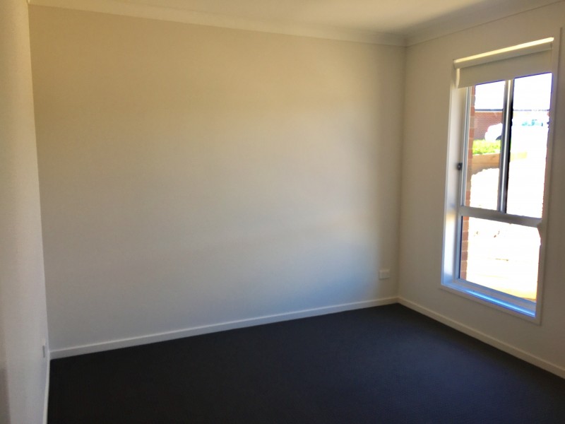 5 Hazeldene Place, Lavington NSW 2641