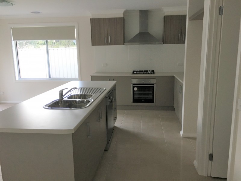 49 Greta Drive, Hamilton Valley NSW 2641