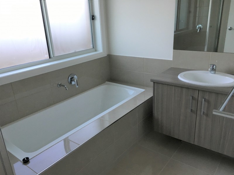 49 Greta Drive, Hamilton Valley NSW 2641