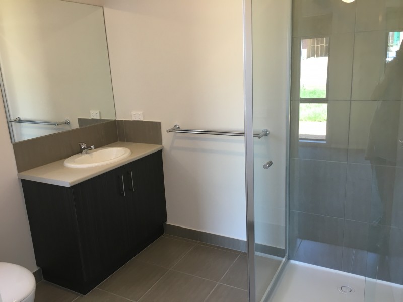 76 Riverboat Drive, Thurgoona NSW 2640