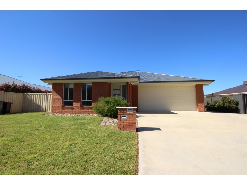 59A Royce Crescent, Lavington NSW 2641