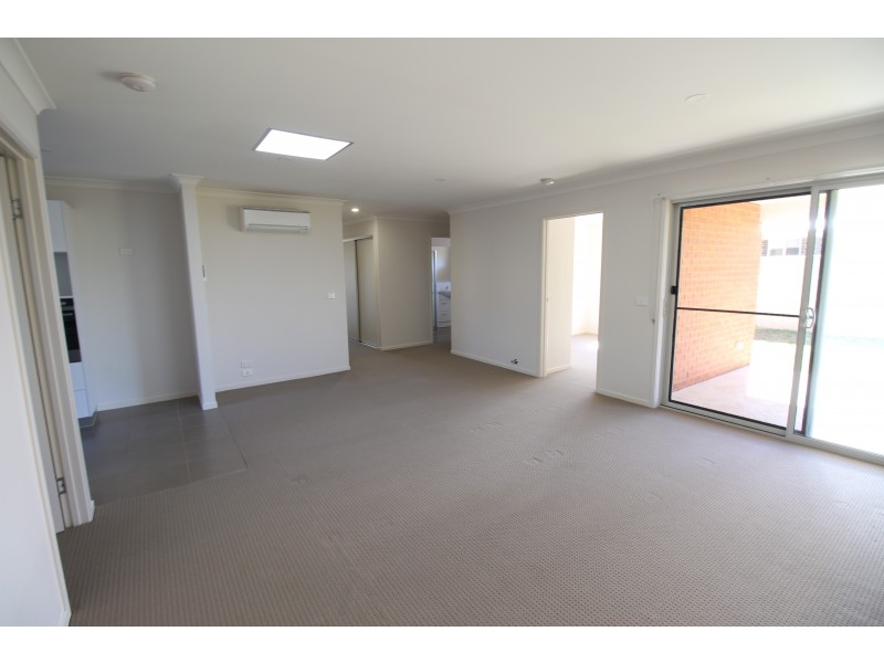 59A Royce Crescent, Lavington NSW 2641