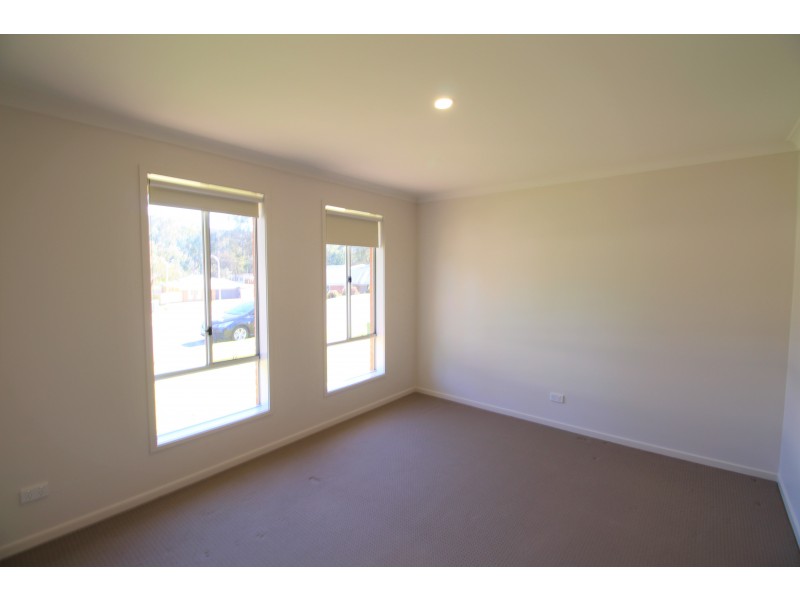 59A Royce Crescent, Lavington NSW 2641