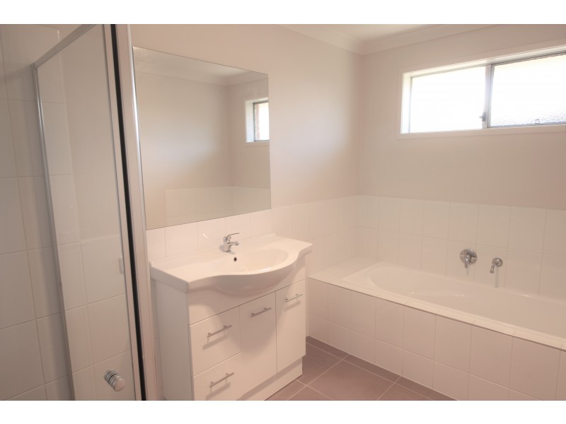 59A Royce Crescent, Lavington NSW 2641