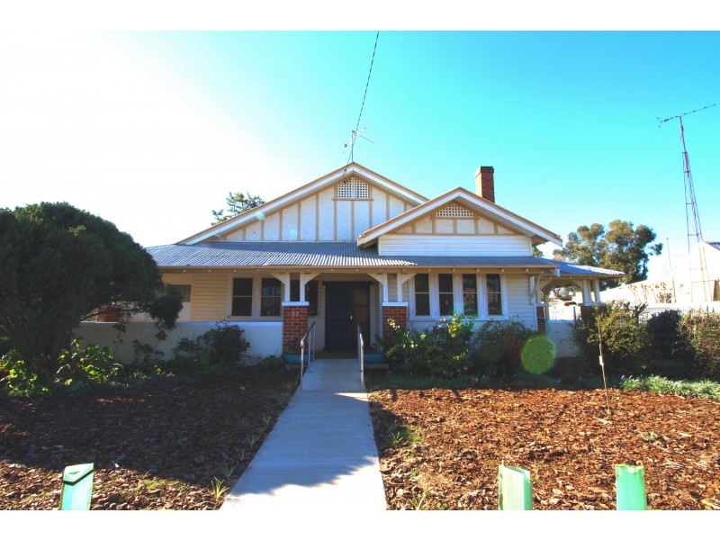 67 Hebden Street, Lockhart NSW 2656