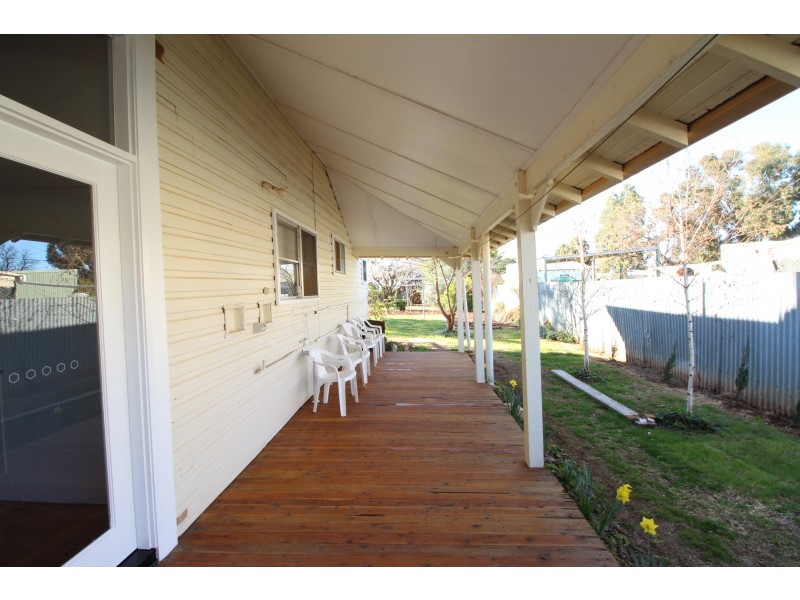 67 Hebden Street, Lockhart NSW 2656