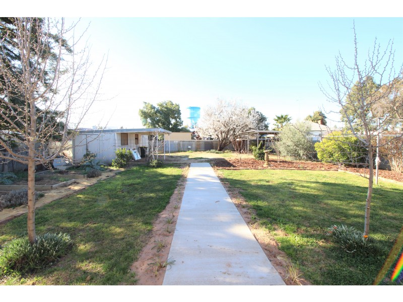 67 Hebden Street, Lockhart NSW 2656