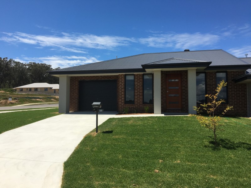 94a Riverboat Drive, Thurgoona NSW 2640