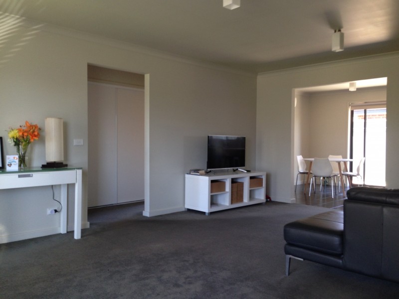 6 Redgum Court, East Albury NSW 2640