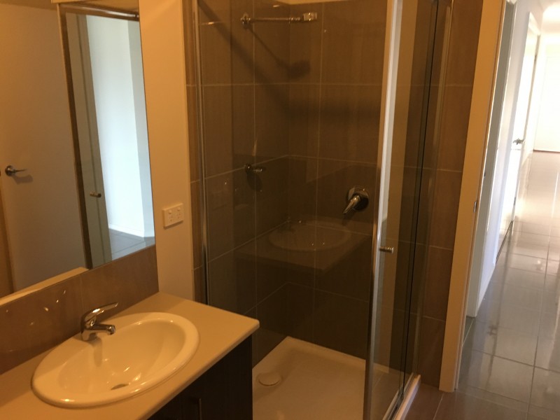 8 Paddlesteamer Court, Thurgoona NSW 2640