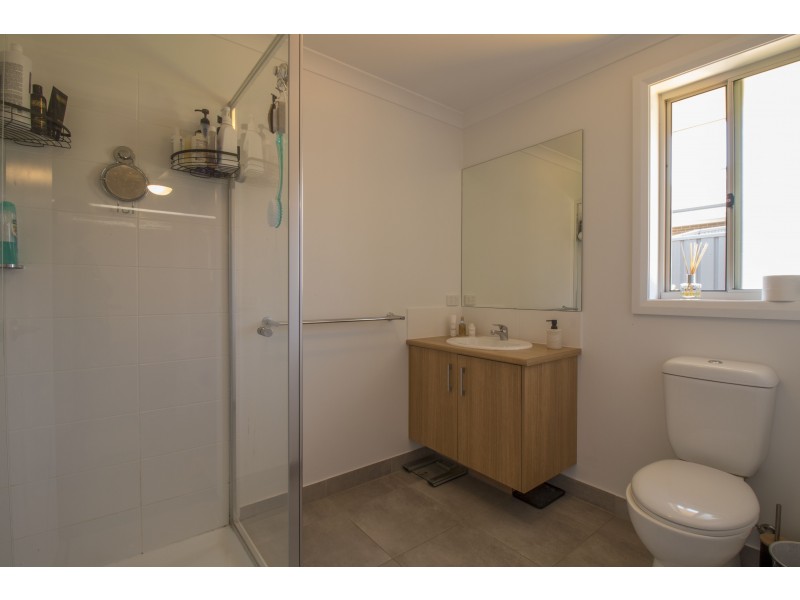 6 & 6a Meander Street, Thurgoona NSW 2640