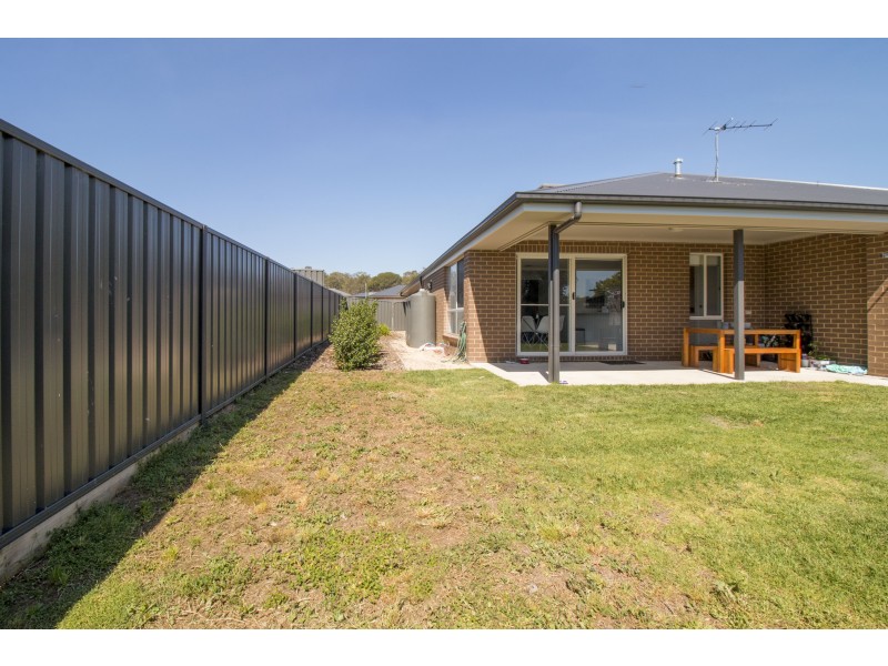 6 & 6a Meander Street, Thurgoona NSW 2640