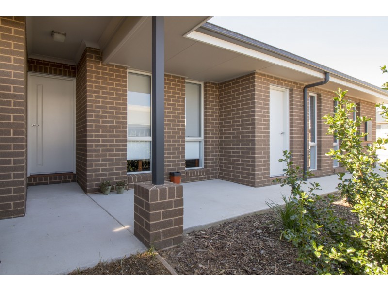 6 & 6a Meander Street, Thurgoona NSW 2640