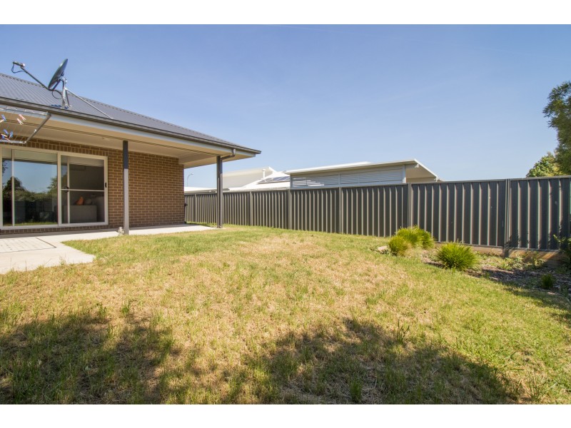 6 & 6a Meander Street, Thurgoona NSW 2640