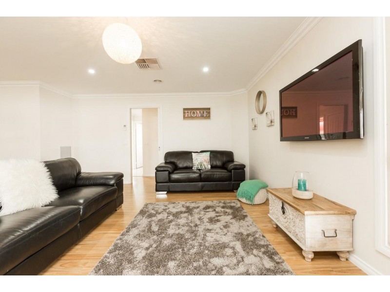 17 Friarbird Way, Thurgoona NSW 2640