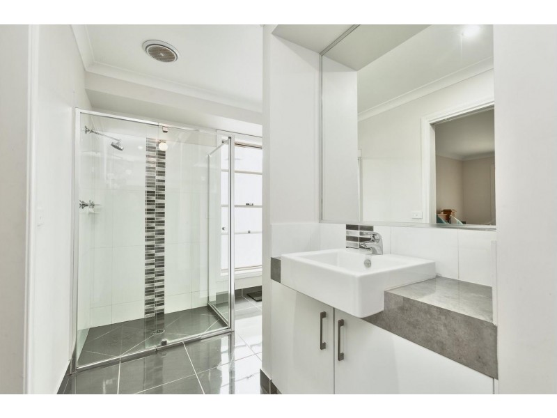 17 Friarbird Way, Thurgoona NSW 2640