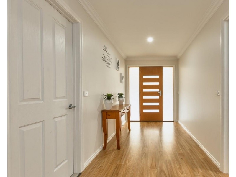 17 Friarbird Way, Thurgoona NSW 2640