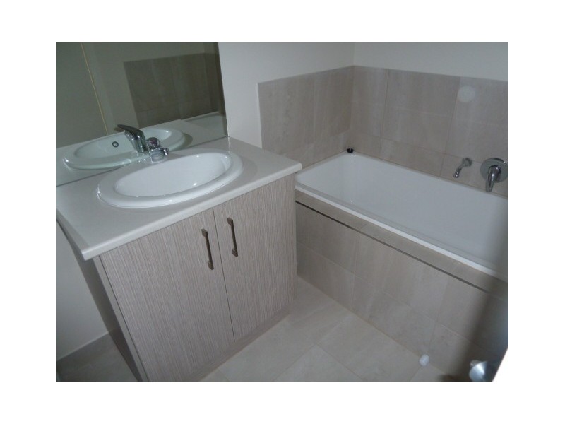 4/110 Greta Drive, Hamilton Valley NSW 2641