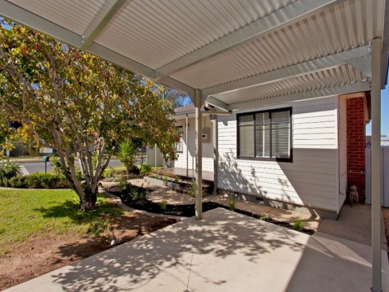 3/595 Kemp Street, Lavington NSW 2641