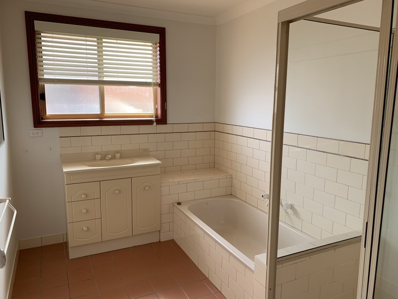 6/16 Keatinge Court, Lavington NSW 2641