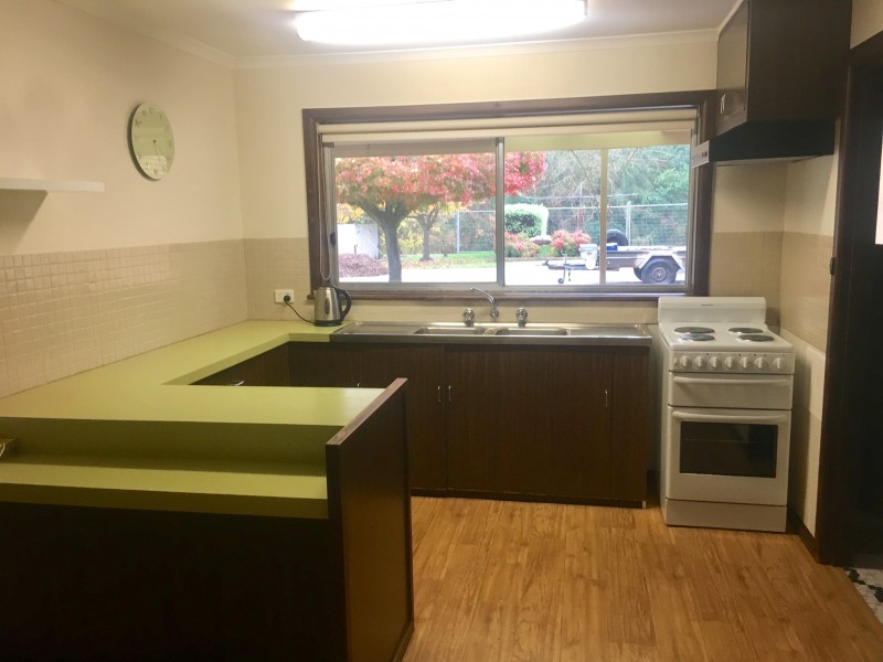 568 Roach Street, Lavington NSW 2641